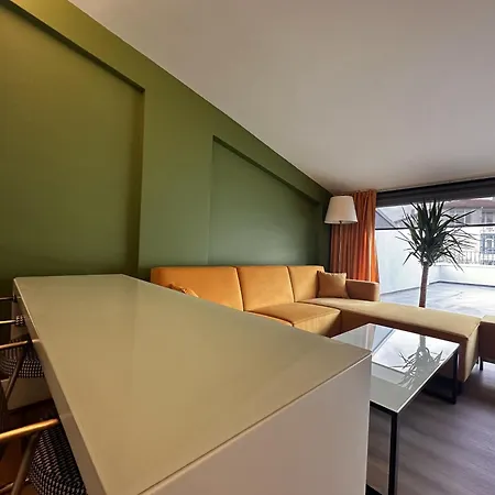 Otto Tunali Exclusive